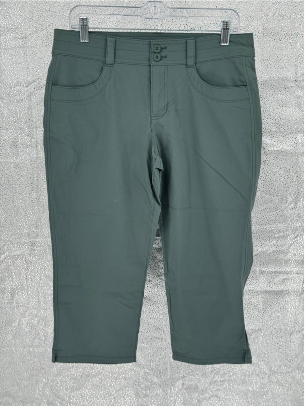 Women's Eddie Bauer Green Capri Pants Size 8